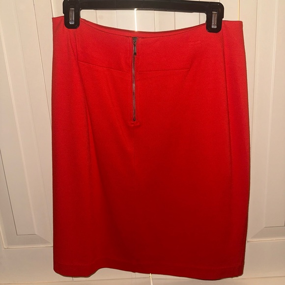 CAbi Red Pencil Skirt with (unopened) Pockets, back button & zipper closure EUC - Picture 2 of 4
